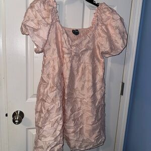 ARULA Blush Textured Puff Sleeve Blouse